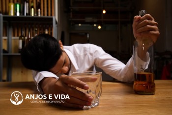 Clínica de Reabilitação para Dependentes de Álcool no RJ